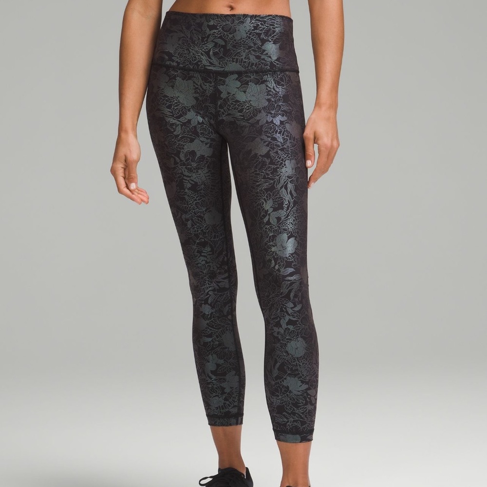 NWT lululemon leggings size 4 black